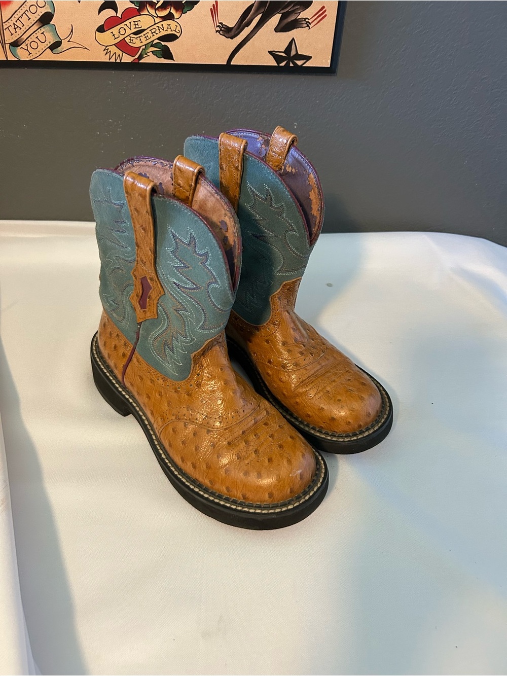 Women’s Ariat Fatbaby Ostrich Boots.